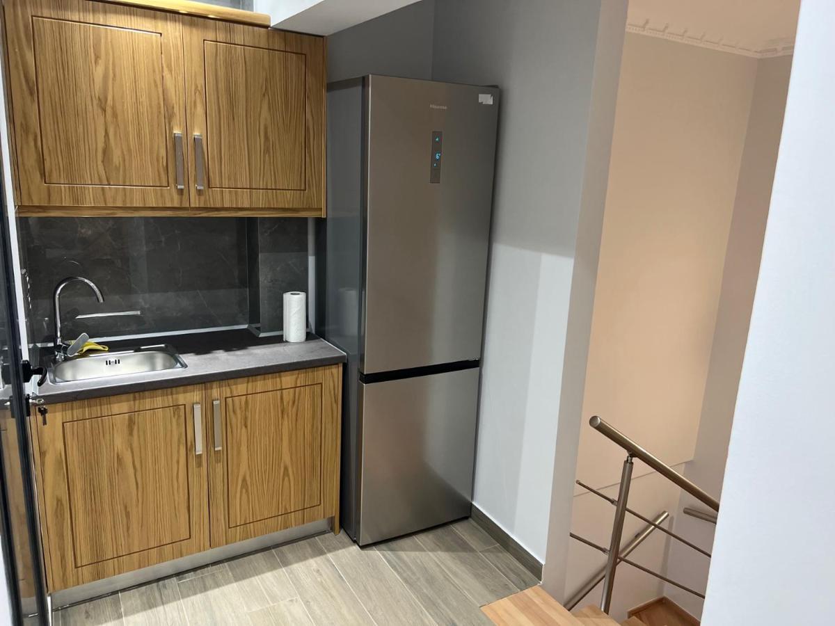 Kontis' Deluxe Furnished Apartment Loutráki Zewnętrze zdjęcie