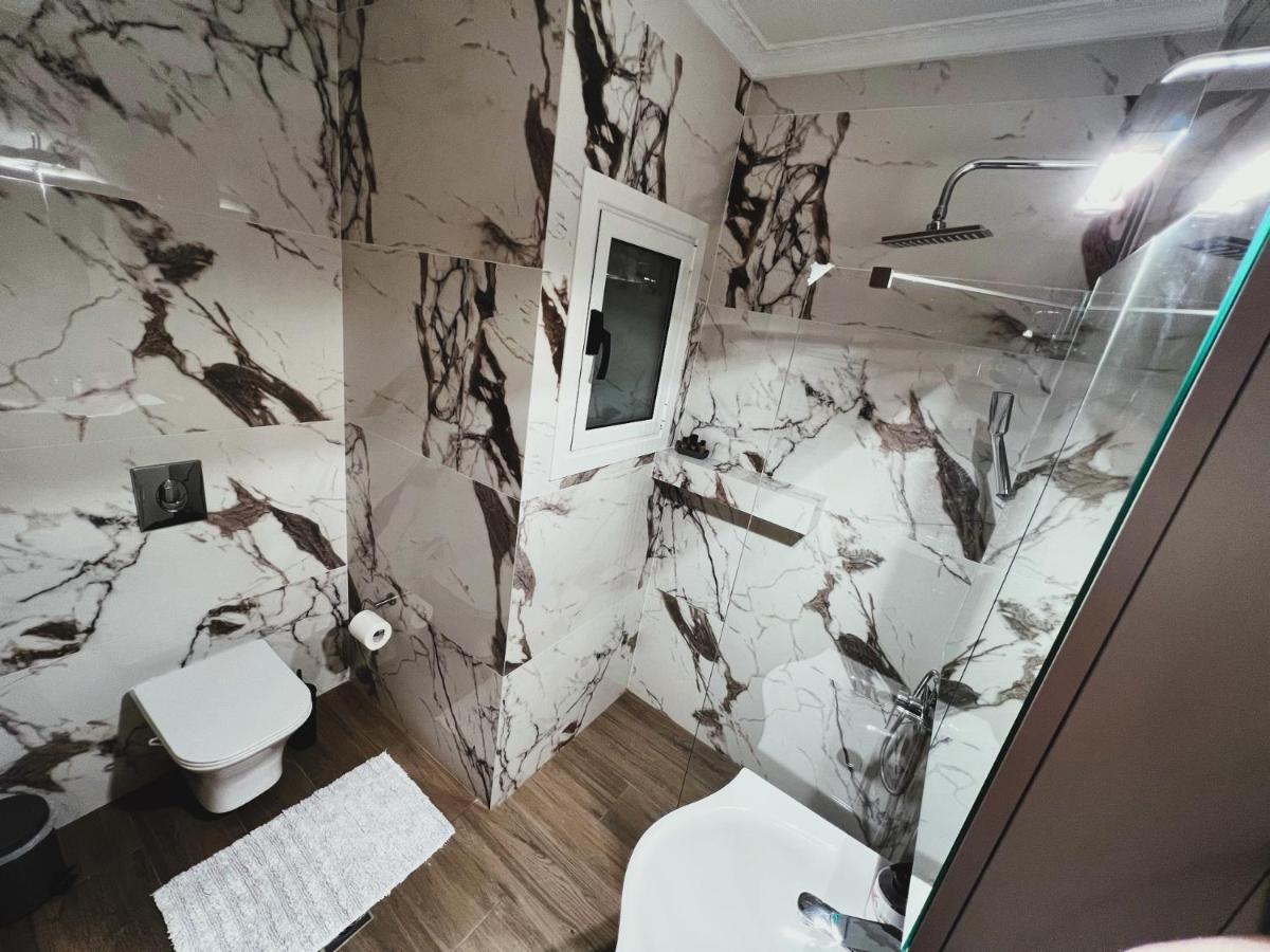 Kontis' Deluxe Furnished Apartment Loutráki Zewnętrze zdjęcie