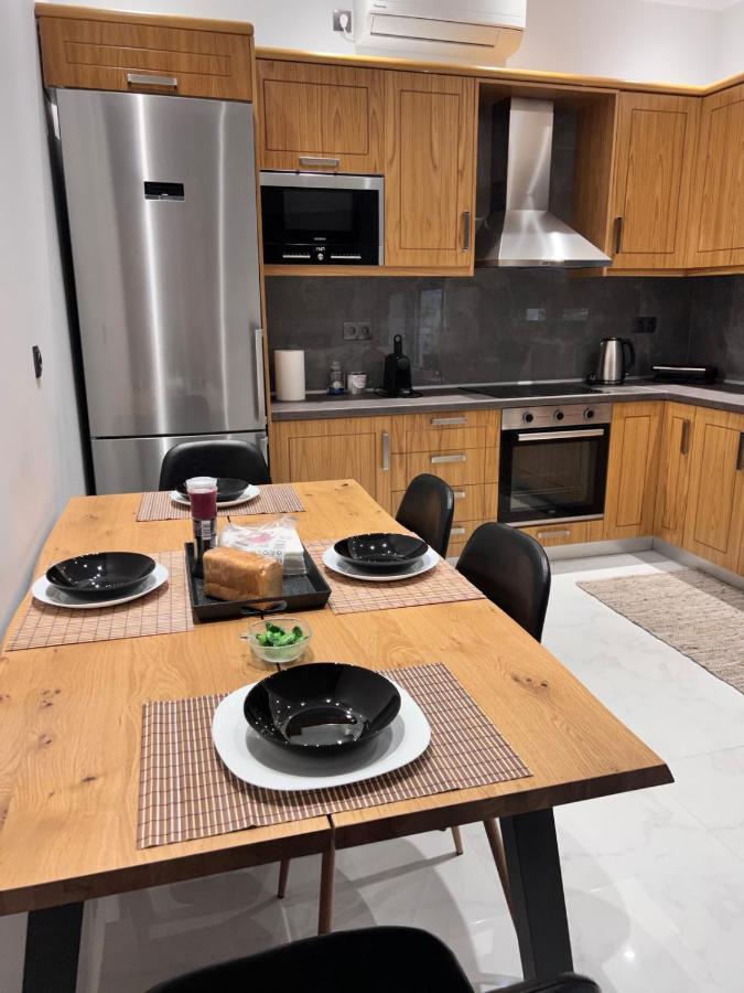 Kontis' Deluxe Furnished Apartment Loutráki Zewnętrze zdjęcie