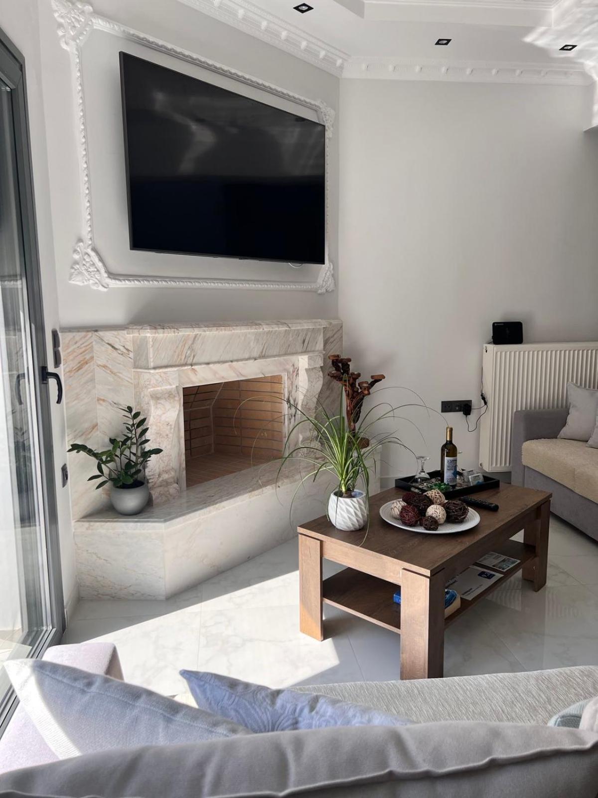 Kontis' Deluxe Furnished Apartment Loutráki Zewnętrze zdjęcie