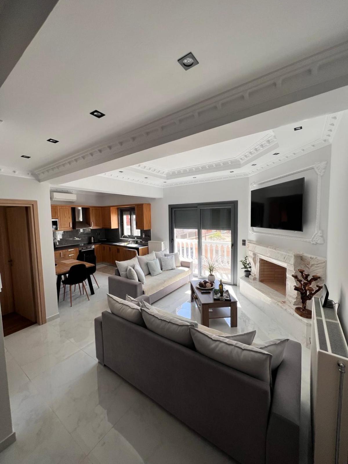 Kontis' Deluxe Furnished Apartment Loutráki Zewnętrze zdjęcie