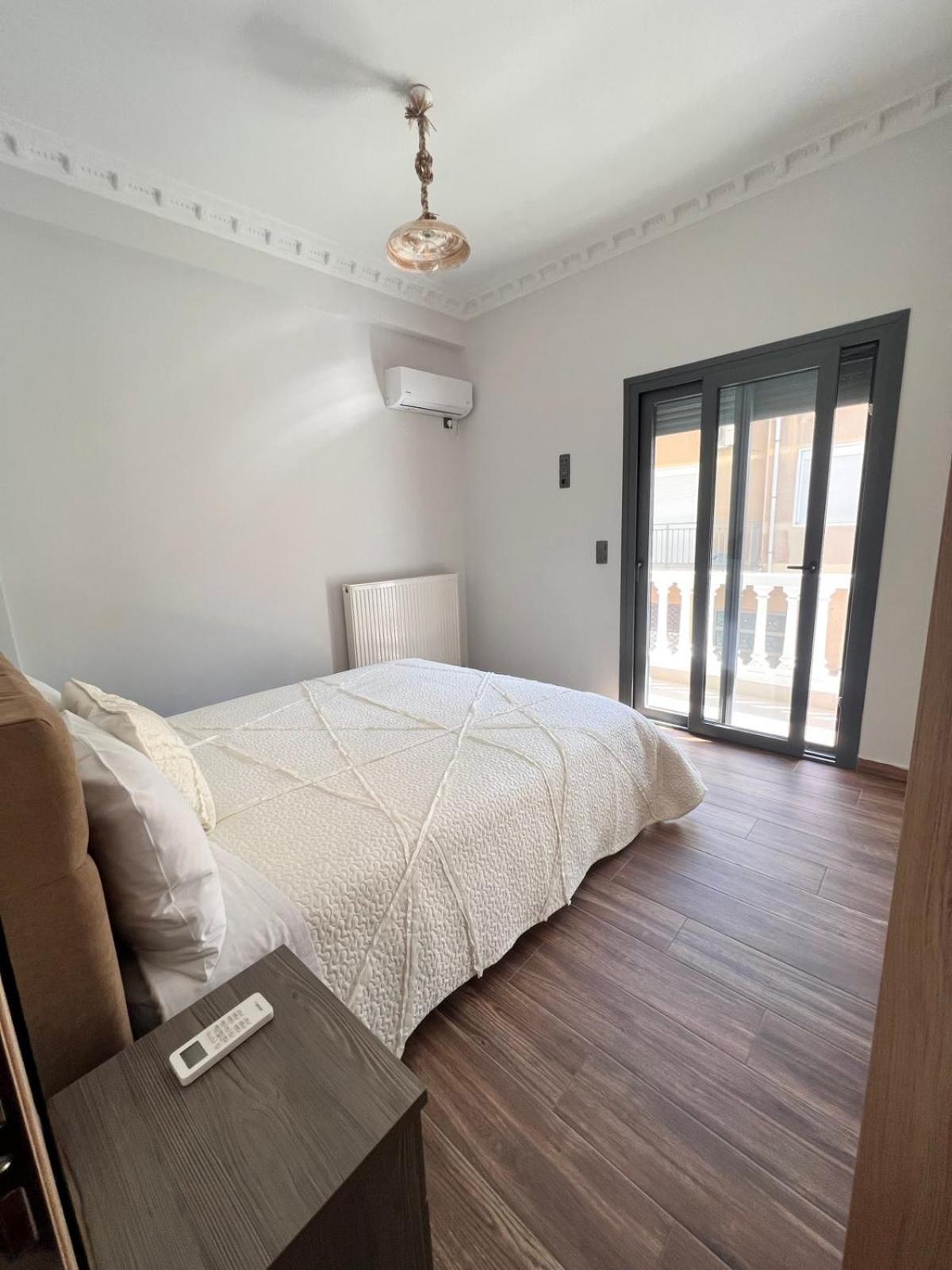 Kontis' Deluxe Furnished Apartment Loutráki Zewnętrze zdjęcie
