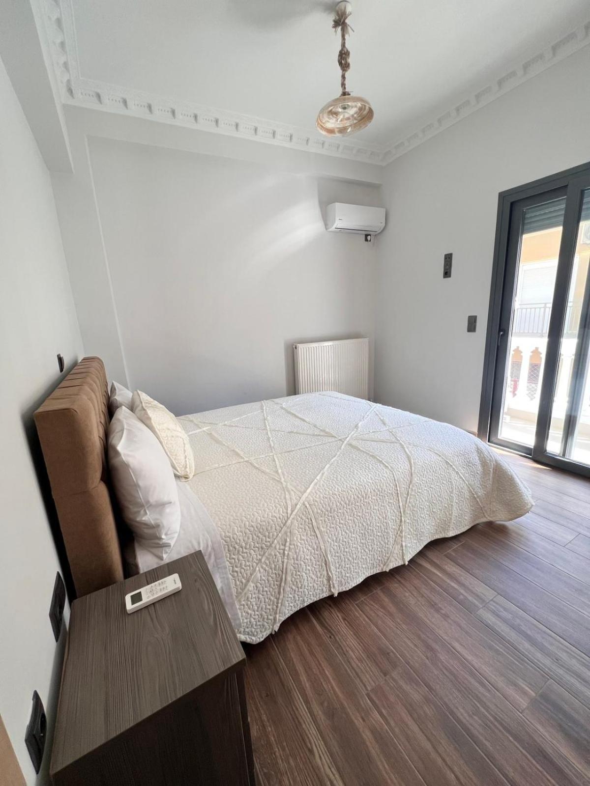 Kontis' Deluxe Furnished Apartment Loutráki Zewnętrze zdjęcie