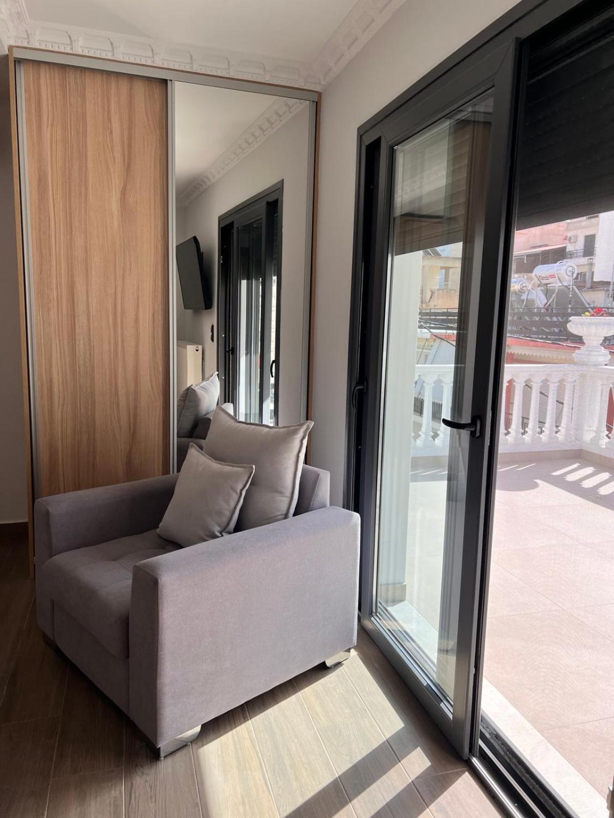 Kontis' Deluxe Furnished Apartment Loutráki Zewnętrze zdjęcie