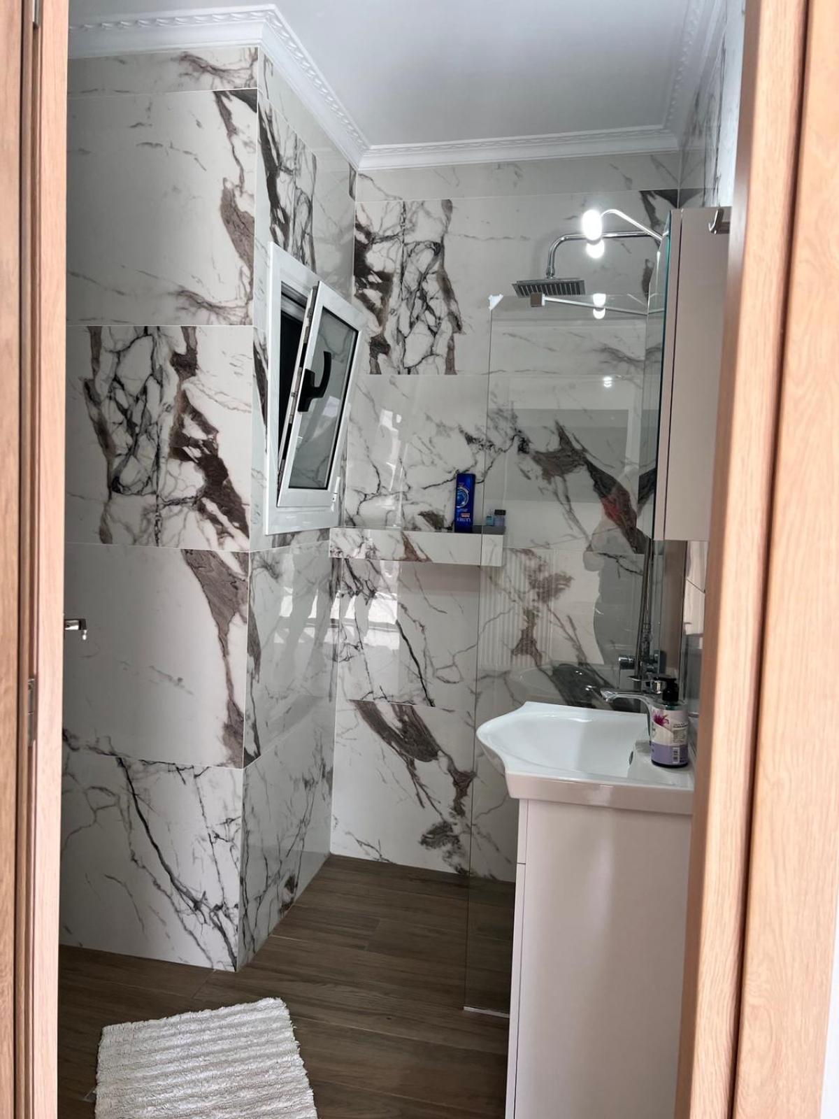 Kontis' Deluxe Furnished Apartment Loutráki Zewnętrze zdjęcie