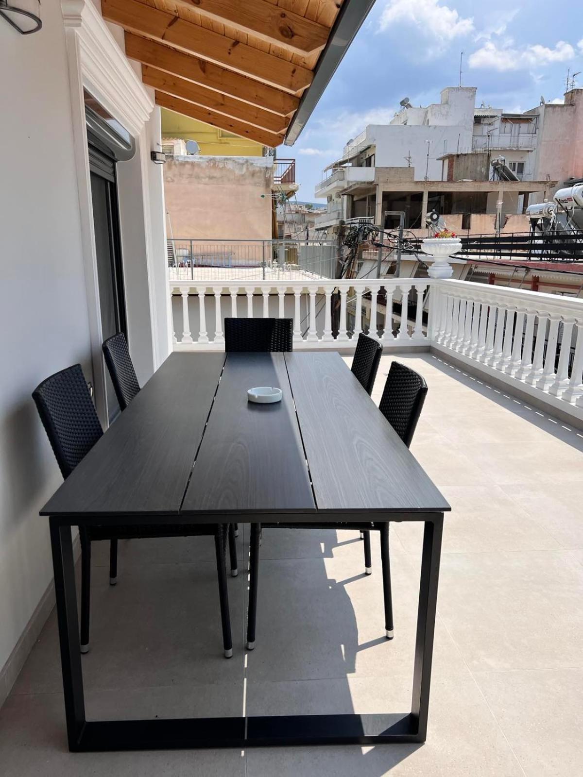 Kontis' Deluxe Furnished Apartment Loutráki Zewnętrze zdjęcie